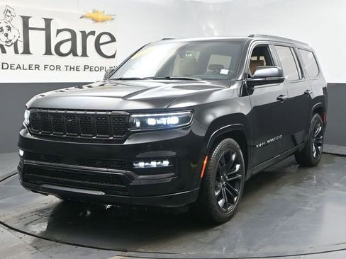Used 2023 Jeep Grand Wagoneer Series III AWD/4WD image 36