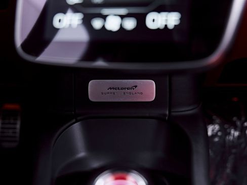Used 2024 McLaren Artura RWD image 79