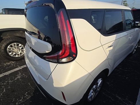 Used 2025 Kia Soul LX w/ LX Technology Package FWD image 5