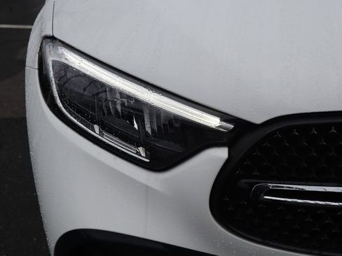 Used 2023 Mercedes-Benz GLC 300 4MATIC image 10