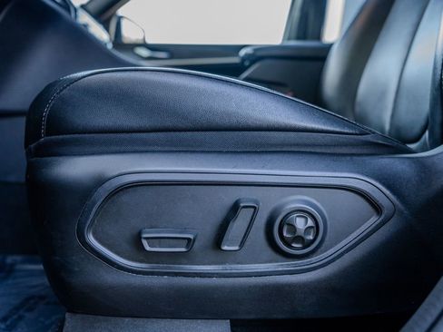 Used 2024 Jeep Grand Cherokee L Limited w/ Luxury Tech Group II image 17