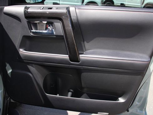Used 2023 Toyota 4Runner TRD Off-Road Premium w/ Moonroof Package AWD/4WD image 25