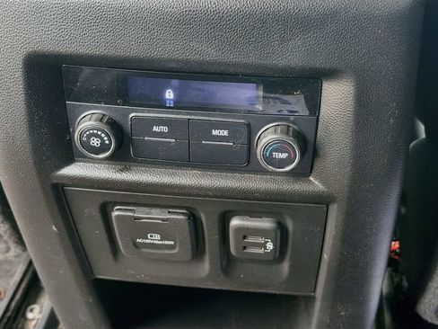 Used 2020 Chevrolet Traverse LT w/ LT Premium Package AWD/4WD image 27