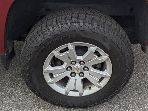 Used 2022 Chevrolet Colorado LT w/ Luxury Package RWD image 7