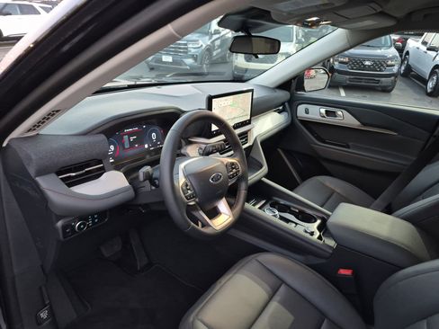 New 2025 Ford Explorer Active w/ Active Comfort Package image 12