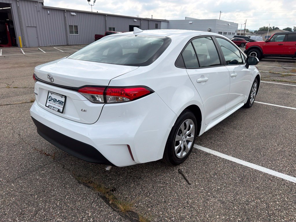 Used 2025 Toyota Corolla LE FWD image 7