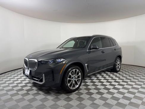 Used 2025 BMW X5 xDrive40i w/ Climate Comfort Package AWD/4WD image 3