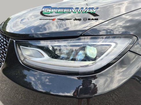Used 2023 Chrysler Pacifica Touring-L FWD image 29