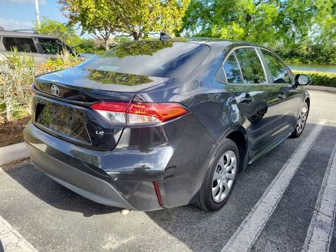 Used 2023 Toyota Corolla LE image 4
