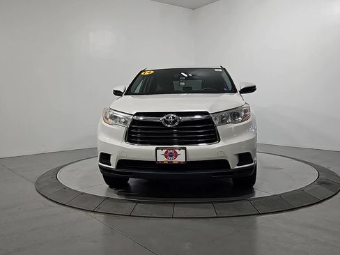 Used 2014 Toyota Highlander LE FWD image 9
