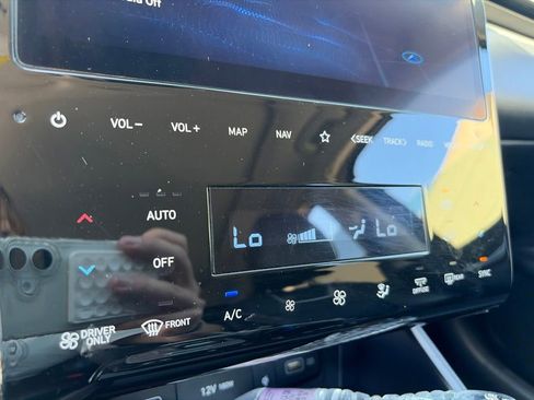Used 2022 Hyundai Tucson Limited w/ Cargo Package AWD/4WD image 18