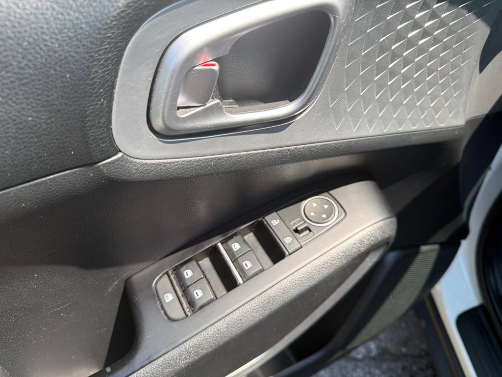 Used 2024 Kia Soul LX w/ Option Group 015 FWD image 12