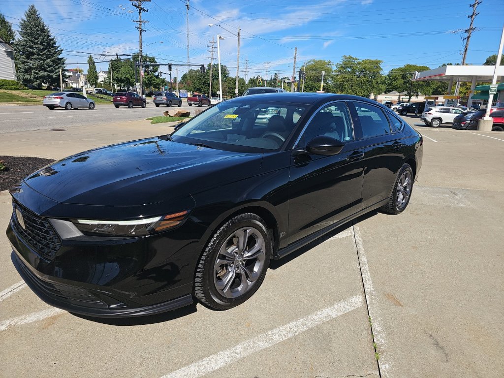 Used 2023 Honda Accord EX image 11