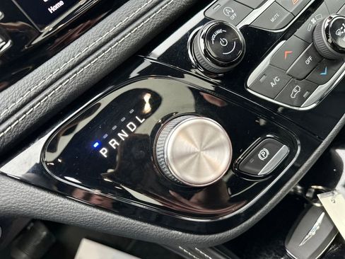 Used 2021 Chrysler Pacifica Limited w/ S Appearance Package image 27