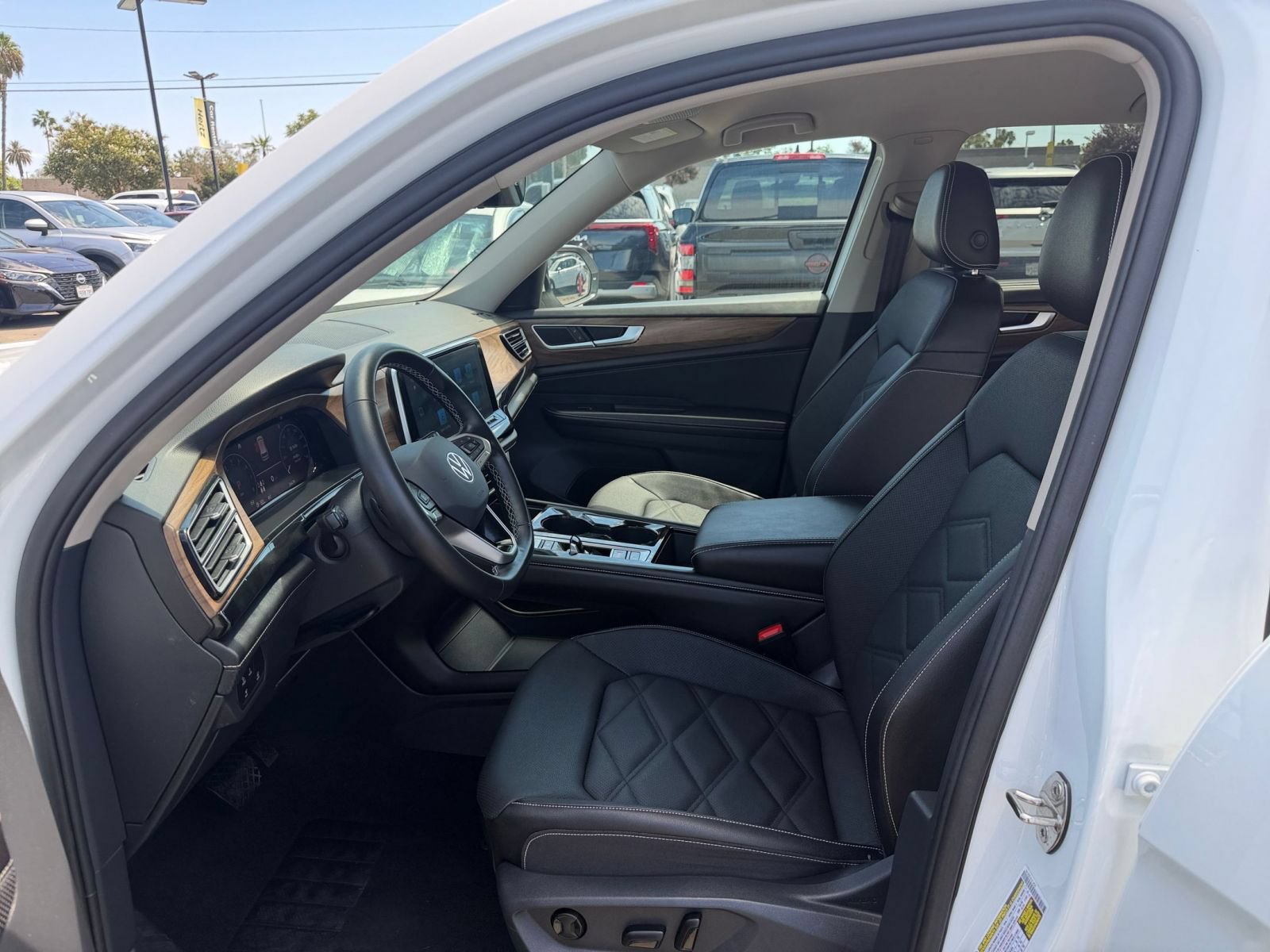Used 2026 Volkswagen Atlas SE FWD image 28