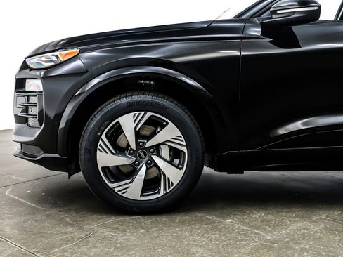 New 2025 Audi Q6 e-tron Premium image 10