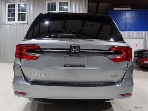 Used 2023 Honda Odyssey Touring image 4