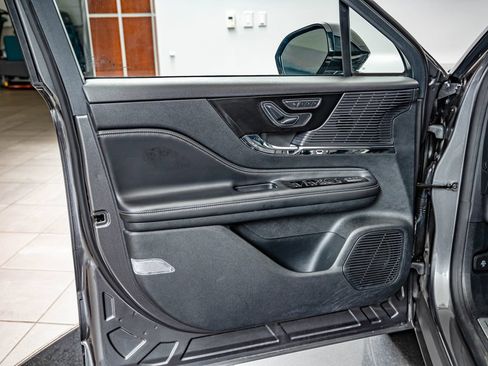 Used 2022 Lincoln Corsair Reserve FWD image 19