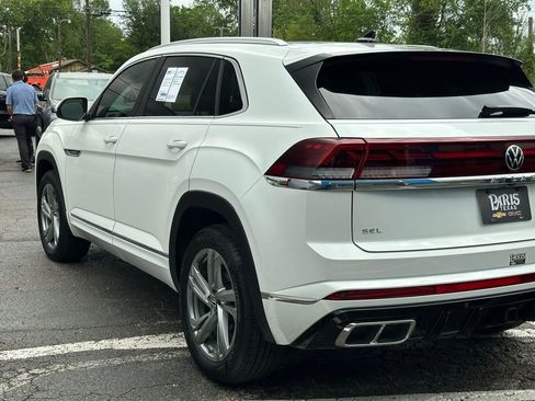Used 2024 Volkswagen Atlas Cross Sport SEL R-Line AWD/4WD image 7