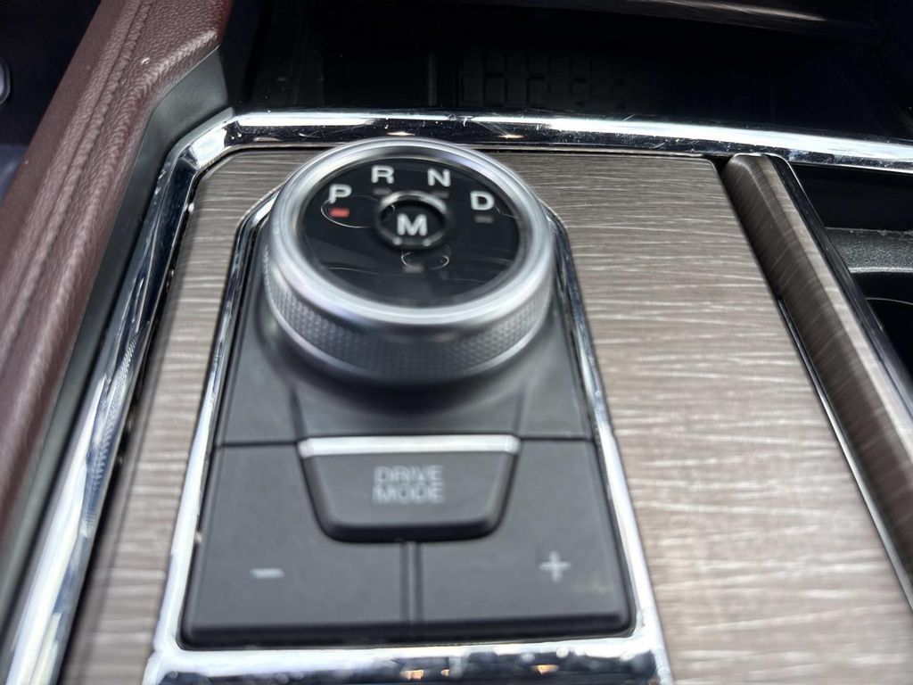 Used 2024 Ford Expedition Limited RWD image 35
