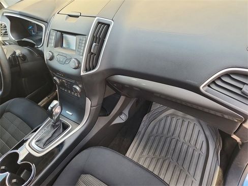 Used 2018 Ford Edge SEL image 27