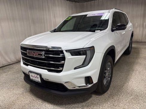 Used 2025 GMC Acadia Elevation image 7