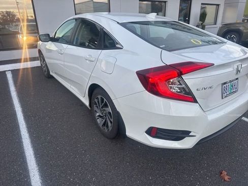 Used 2017 Honda Civic EX image 3