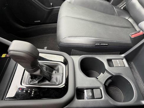 Used 2025 Subaru Forester Limited w/ Popular Package image 39