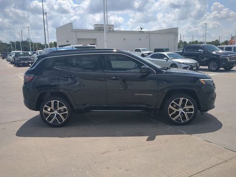 Certified 2024 Jeep Compass Limited w/ Elite Group AWD/4WD image 4