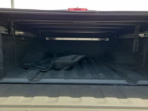Used 2022 Nissan Frontier SV RWD image 9