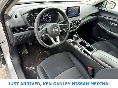 Used 2023 Nissan Sentra SV image 9