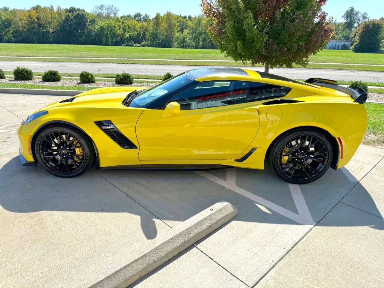 Used 2018 Chevrolet Corvette Z06 RWD image 5