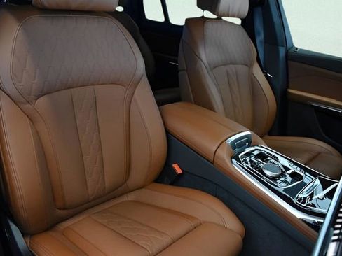 Used 2026 BMW X7 M60i AWD/4WD image 6