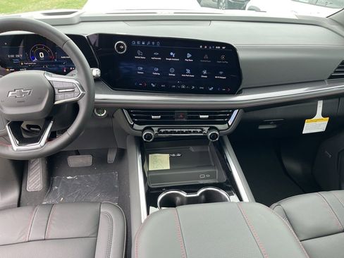 New 2026 Chevrolet Suburban RST image 10