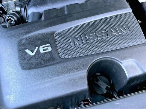Used 2022 Nissan Pathfinder Platinum w/ Cargo Package AWD/4WD image 31