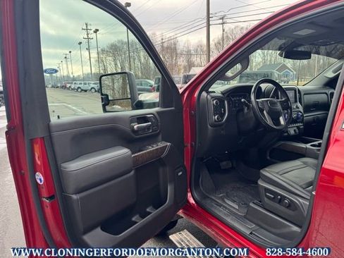 Used 2022 GMC Sierra 3500 Denali image 16