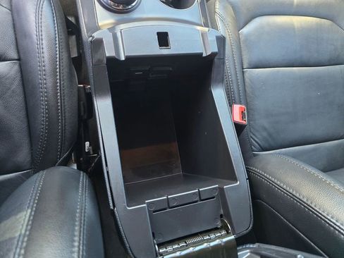 Used 2018 Ford Explorer XLT w/ Equipment Group 202A AWD/4WD image 28