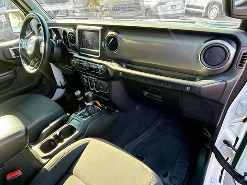 Used 2022 Jeep Wrangler Unlimited Sport AWD/4WD image 34