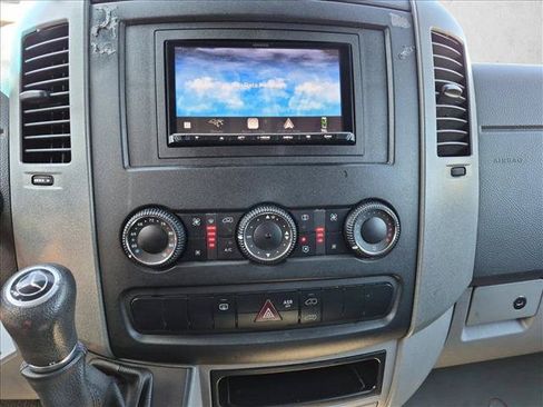 Used 2016 Mercedes-Benz Sprinter 2500 image 11