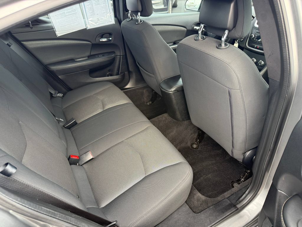 Used 2012 Dodge Avenger SXT FWD image 18