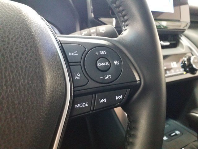 Used 2023 Toyota Venza LE AWD/4WD image 5