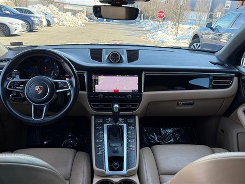 Used 2020 Porsche Macan w/ Premium Package Plus image 27