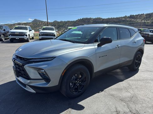 Used 2025 Chevrolet Blazer LT w/ Midnight/Sport Edition AWD/4WD image 3