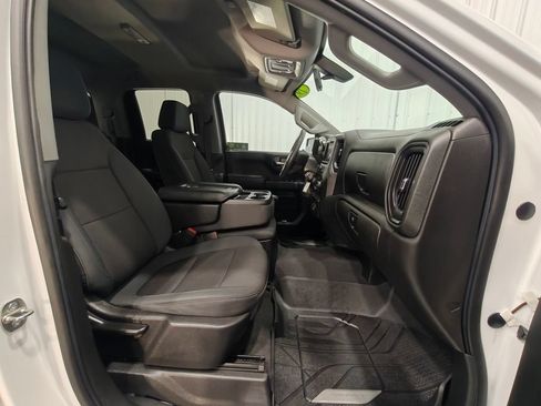 Used 2019 Chevrolet Silverado 1500 Custom w/ Trailering Package AWD/4WD image 23