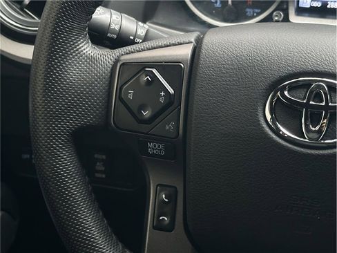 Used 2023 Toyota Tacoma TRD Off-Road w/ TRD Premium Off Road Package image 21