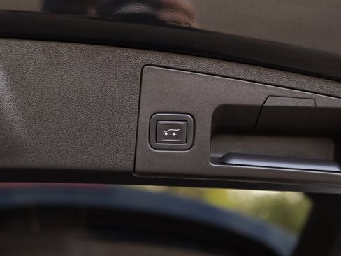 Certified 2024 Cadillac XT4 Sport image 32