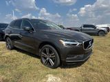 Used 2018 Volvo XC60 T6 Momentum w/ Vision Package image 3