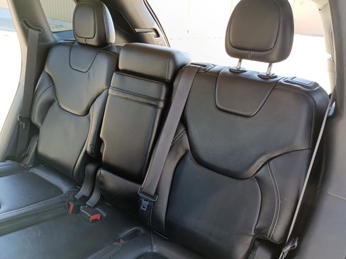 Used 2014 Jeep Cherokee Limited w/ Technology Group image 12