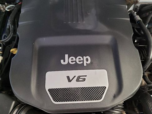 Used 2014 Jeep Wrangler Sport w/ Quick Order Package 24S AWD/4WD image 30