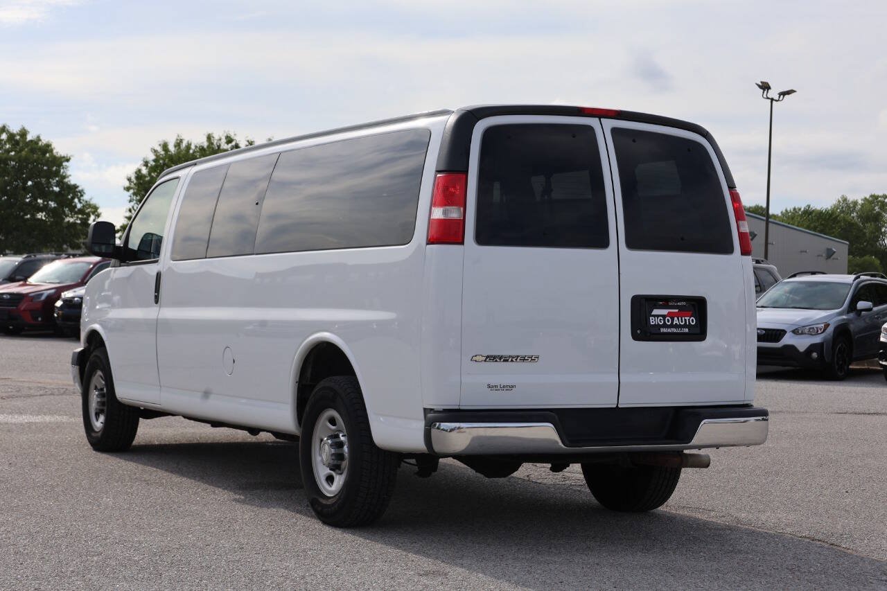 Used 2019 Chevrolet Express 3500 LT w/ LT Preferred Equipment Group RWD image 11